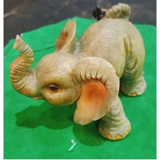 Elefante de resina gris